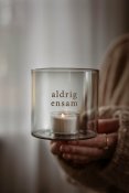 glaslykta med förmån till organisationen aldrig ensam