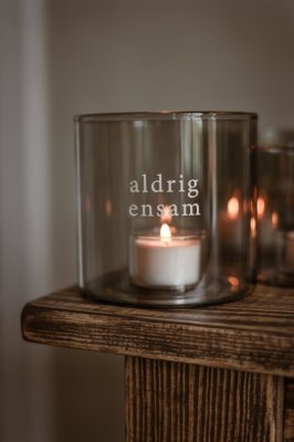 majas lykta aldrig ensam